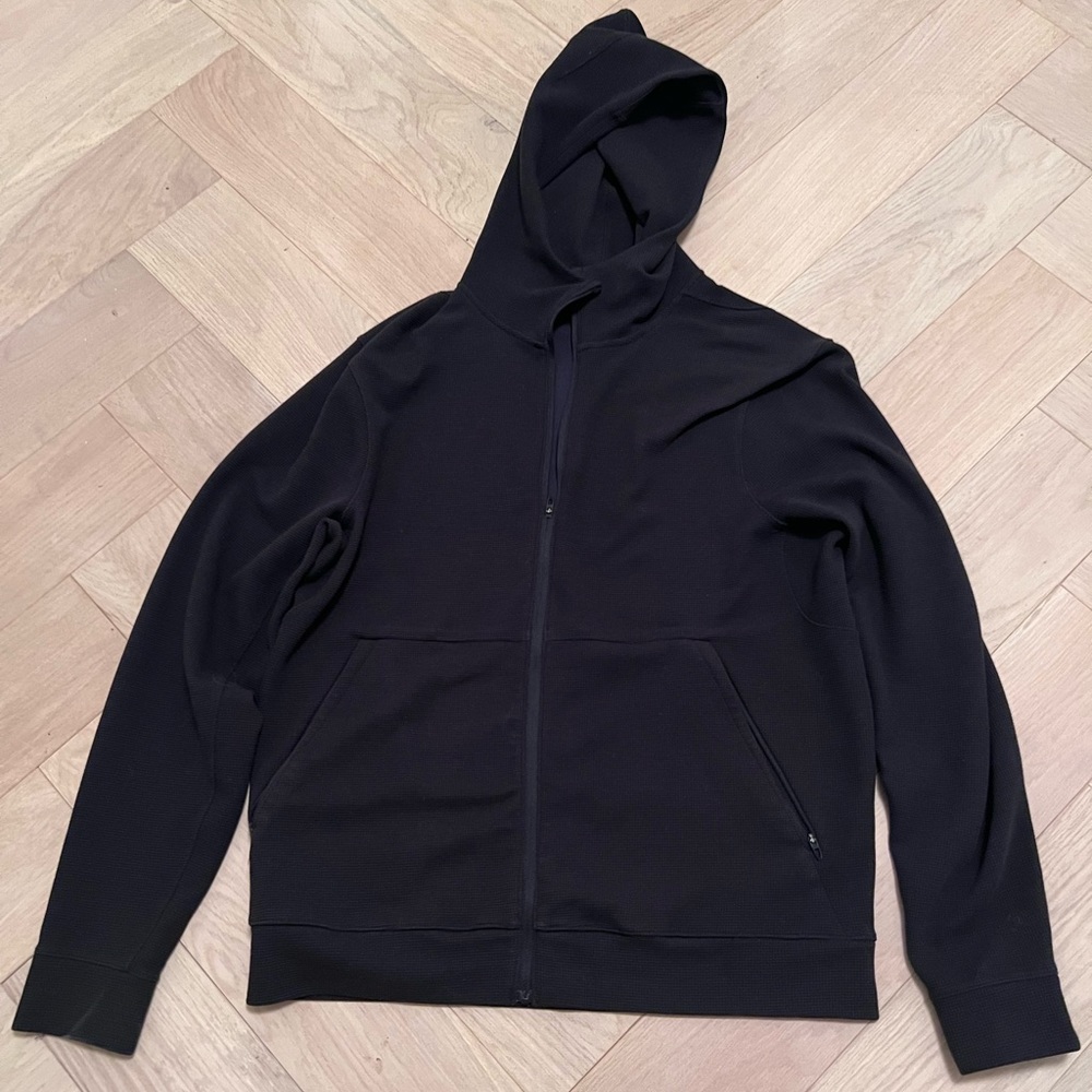 Lululemon black hoodie. Good condition. Size M